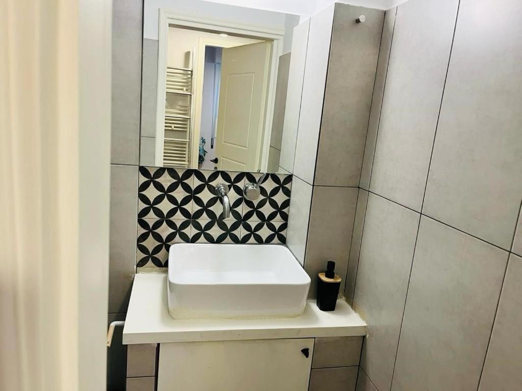 Exarcheia Urban Studio Apartment Athen Exterior foto